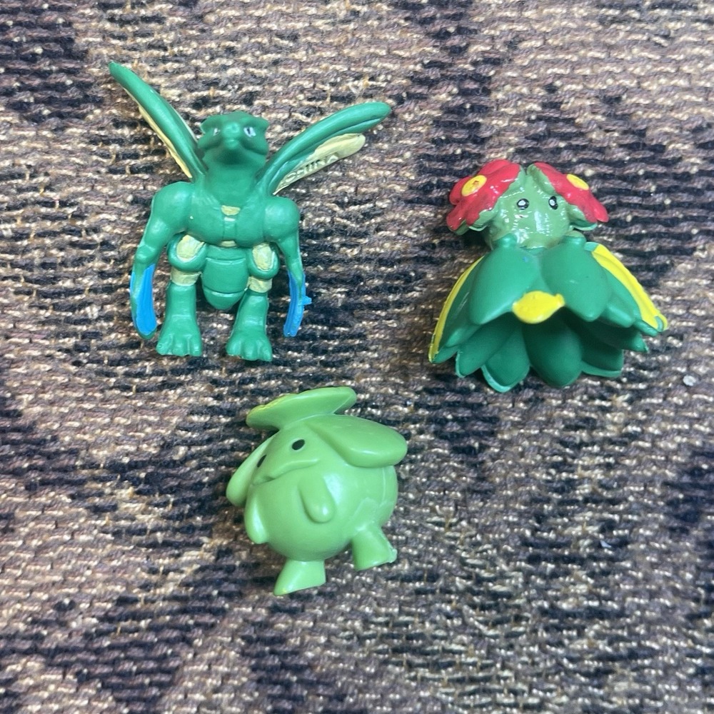 Vtg RL/W Pokemon Scyther Skiploom Bellosom 1" Mini Figures Lot Of 3